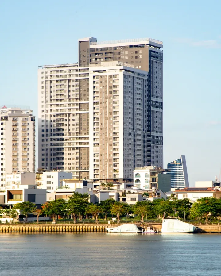 Bếp và khu ăn