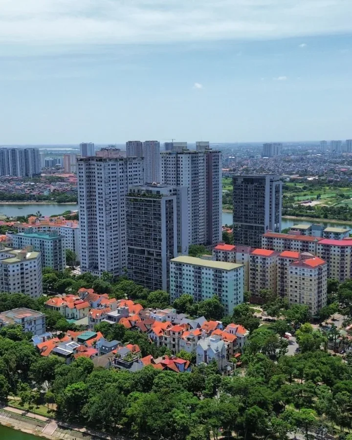 Đường hẻm trước nhà
